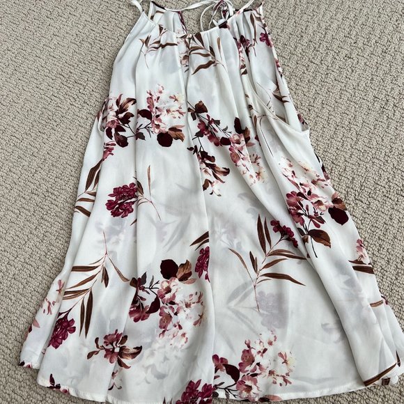 NWOT Francesca's Adeline High Neck Floral Sleeveless Top - Picture 2 of 4